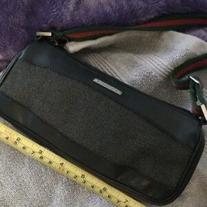 Mini -Gucci Black Textured Clutch Bag with Silver Zipper